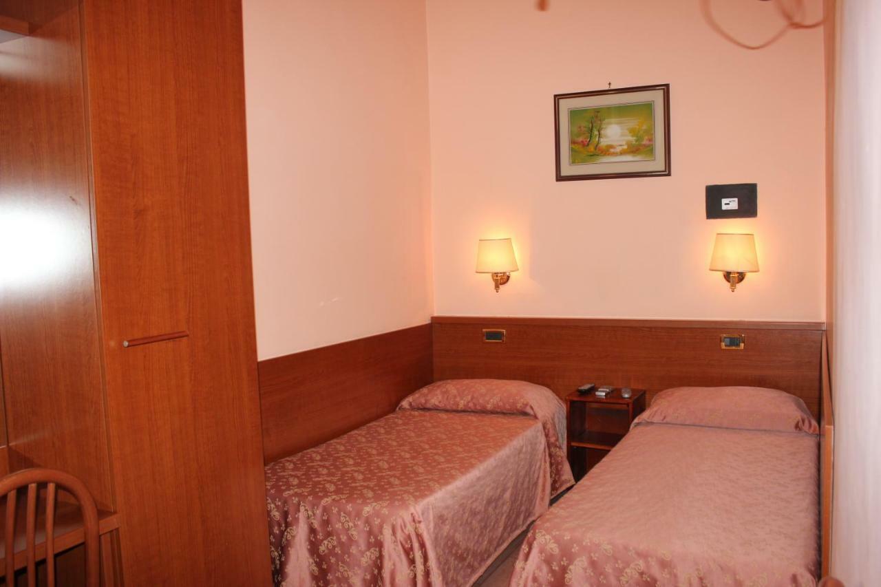 Alex City Inn III Rzym Zewnętrze zdjęcie