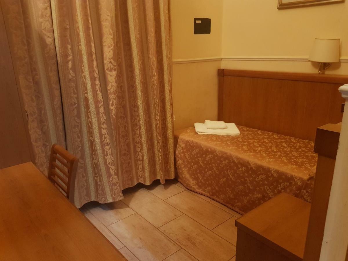 Alex City Inn III Rzym Zewnętrze zdjęcie